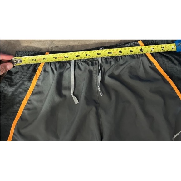 Nike, Womens Shorts running/athletic medium gray elastic waist and drawstring.m - Picture 6 of 9